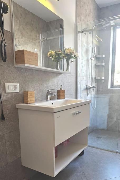 Modern Top Floor Sea View 3Br With Pools, Spa & Fitness Bečići Zewnętrze zdjęcie