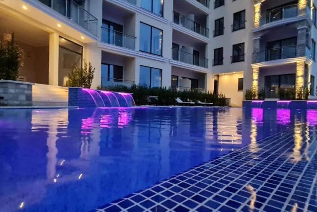 Modern Top Floor Sea View 3Br With Pools, Spa & Fitness Bečići Zewnętrze zdjęcie